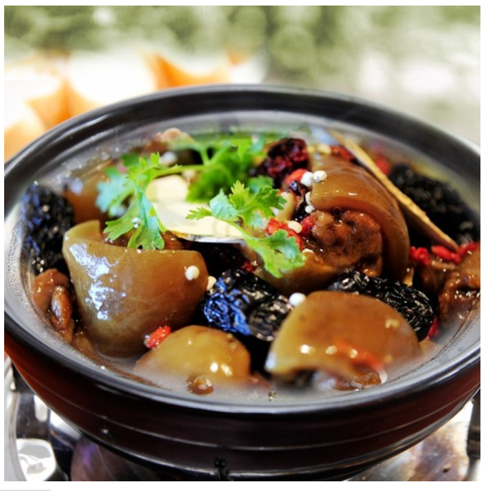 Đuôi bò hầm thuốc bắc