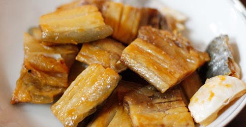 Khô cá tra chiên giòn