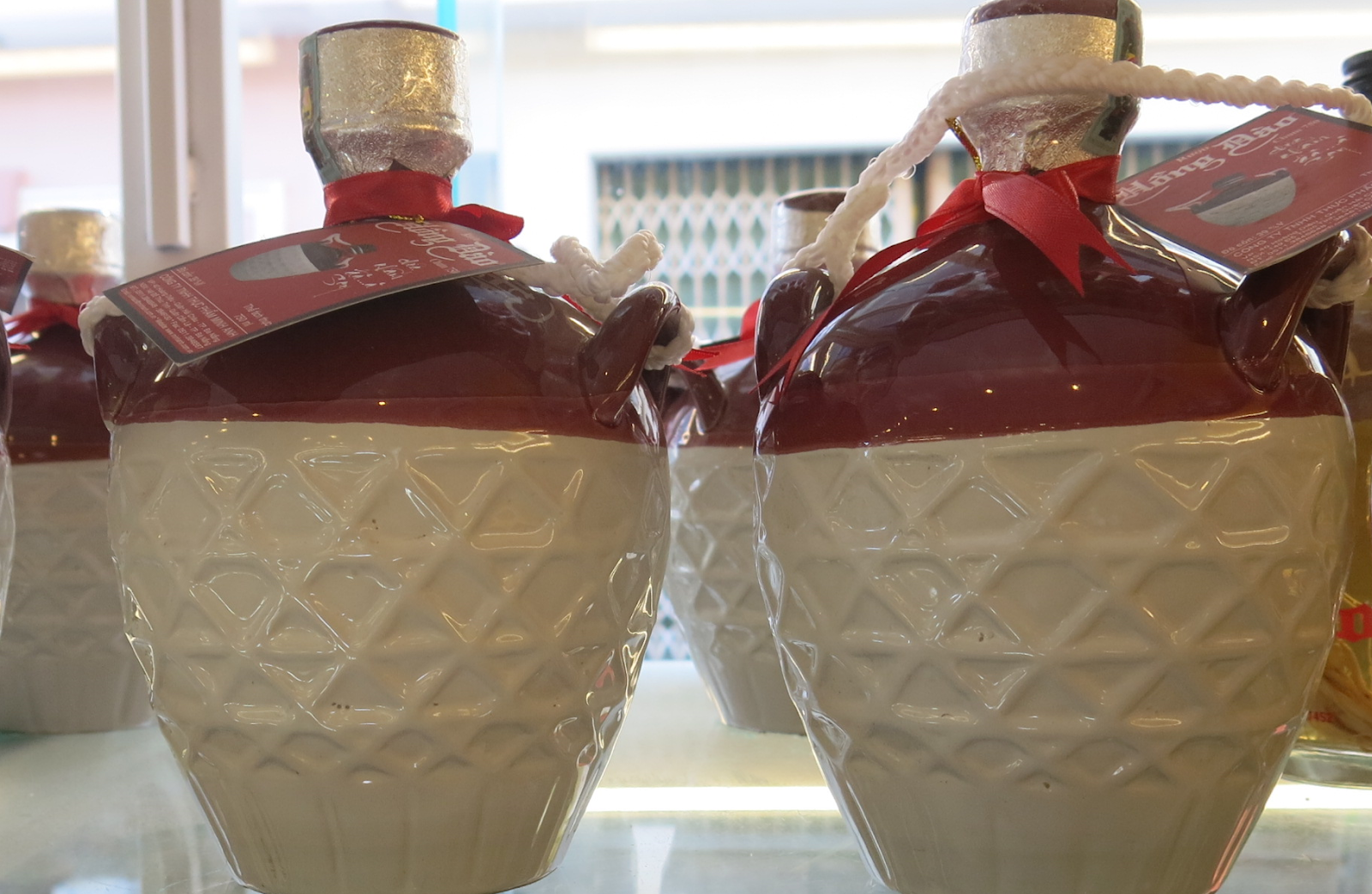 Rượu hồng đào bình 750ml 4