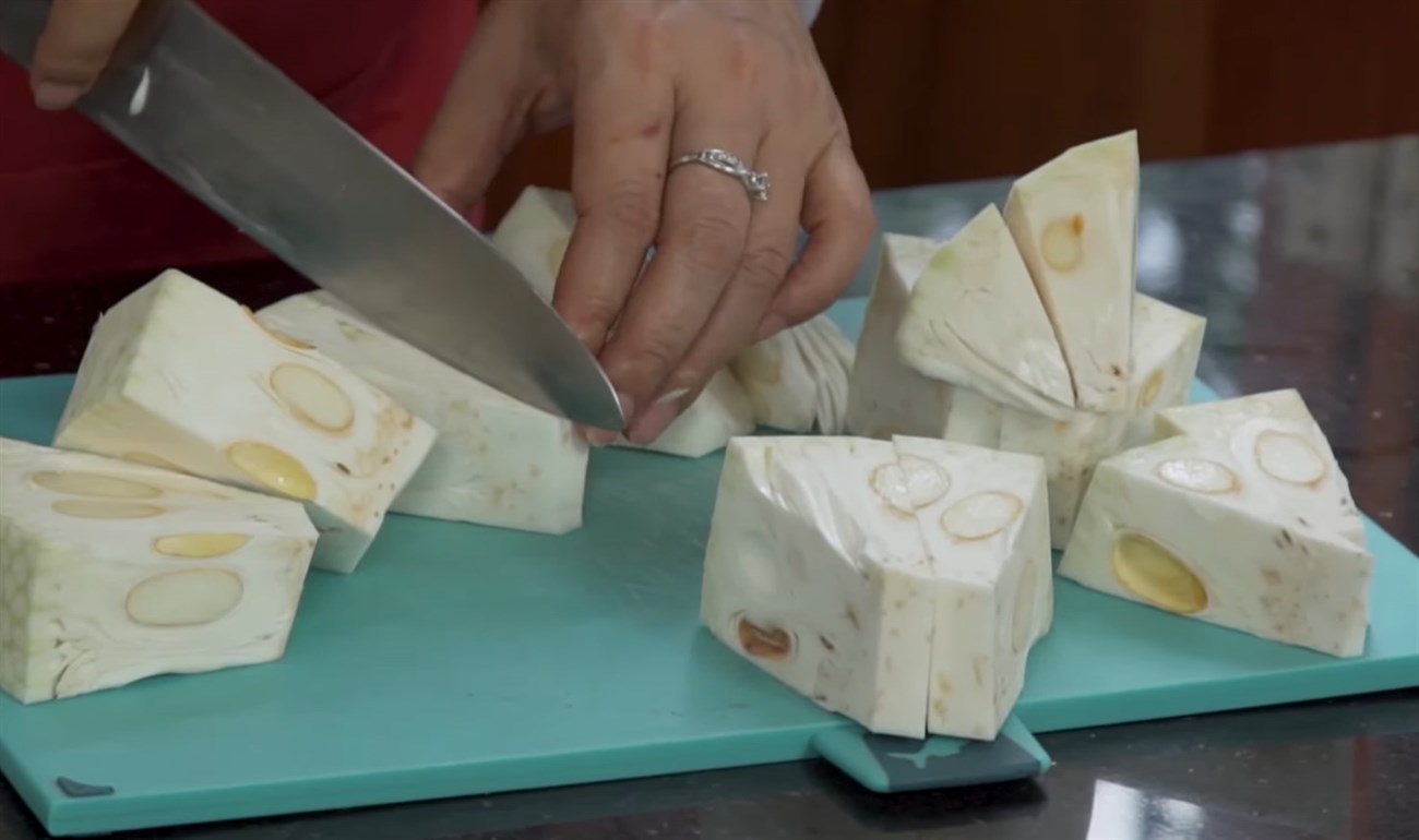 Nguyên liệu làm món mít non kho tộ